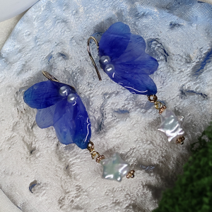Indigo Wing – Chrysanthemum Petal & Baroque Pearl Earrings